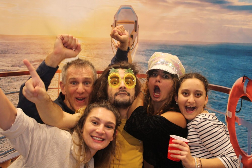 04_11_23__22_34_17_0