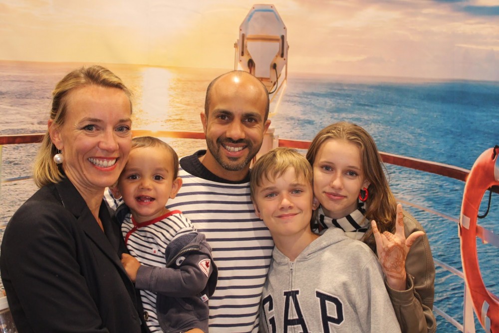 04_11_23__19_15_56_0