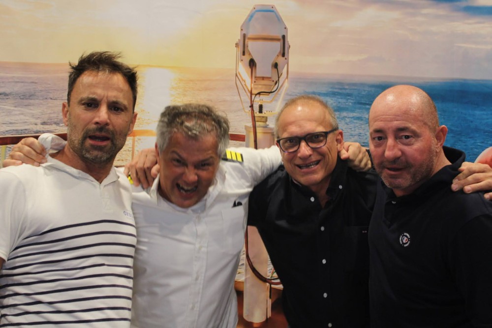 04_11_23__21_37_03_0